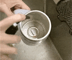 SAY GOODBYE TO CLUMPS & COLD SIPS! The Mug That Mixes Your Drink FOR YOU-Like Magic!