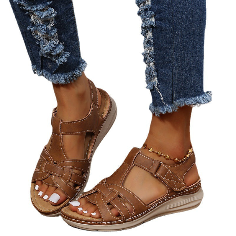 Orthopedic sandals designed for the comfort of French women