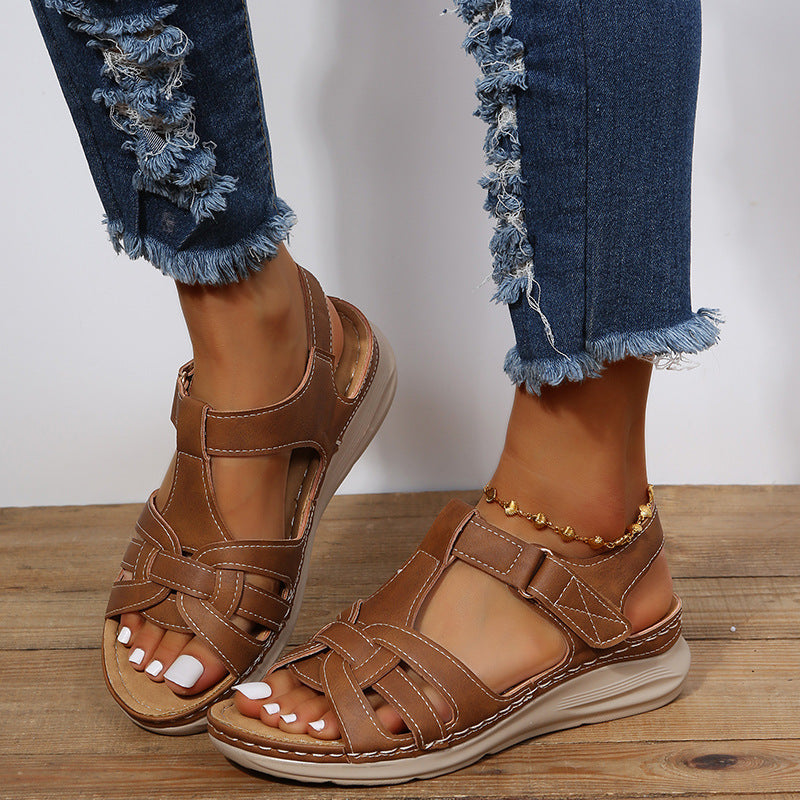 Orthopedic sandals designed for the comfort of French women